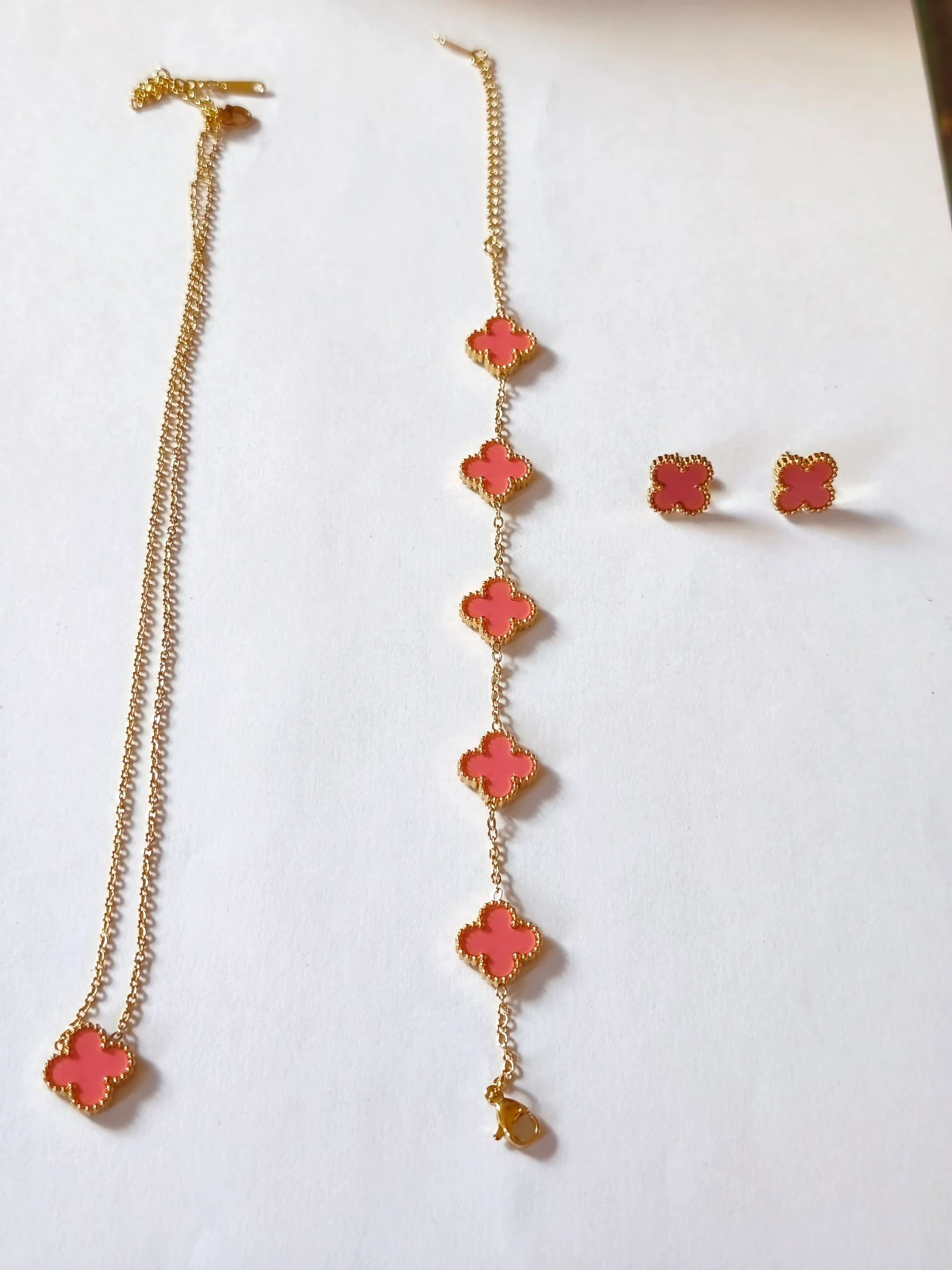 Conjunto de trevo com gargantilha pulseira e brincos corrente dourada de aço – photo 9